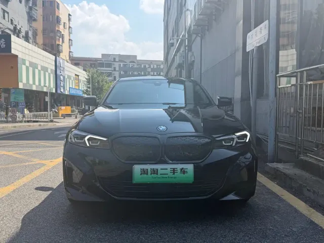 Фотография автомобиля — BMW i3