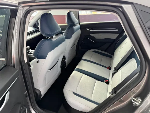 Geely Emgrand — Фото автомобиля 13