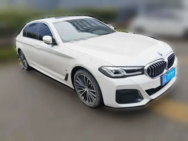 BMW 5 Series — Фото автомобиля 3