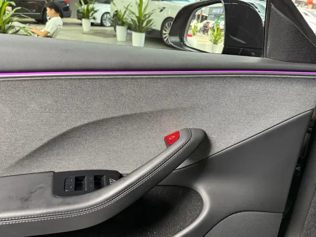 Tesla Model 3 — Фото автомобиля 3
