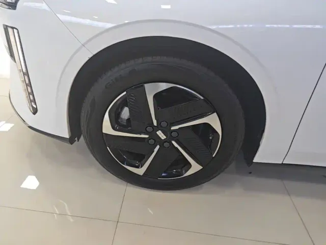 Geely Galaxy L6 — Фото автомобиля 22