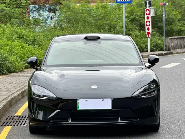 Xiaomi SU7 — Фото автомобиля 2