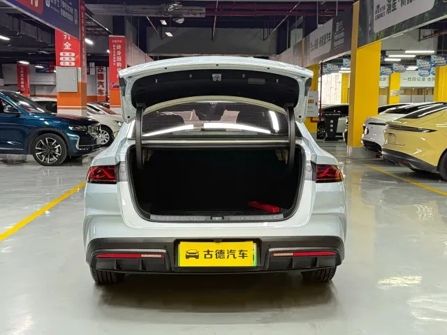 BYD Qin L — Фото автомобиля 26