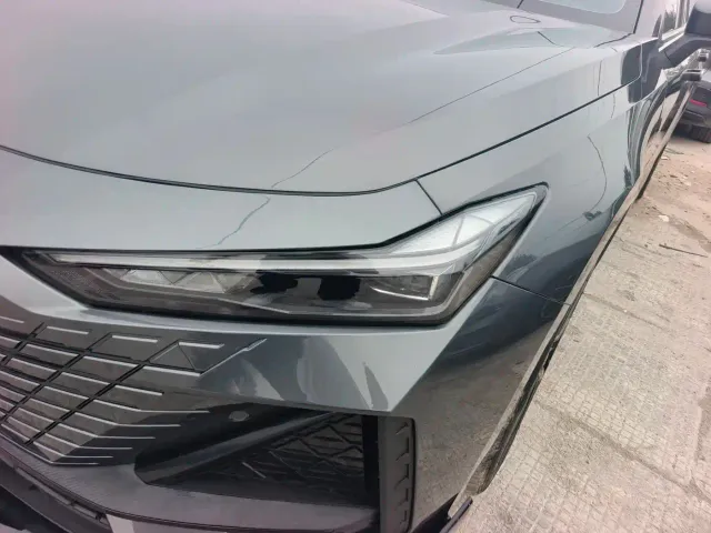 Changan Changan UNI-V 2023 1.5T Premium Edition — Фото автомобиля 4