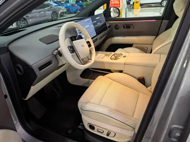 Li Auto i6 — Фото автомобиля 8