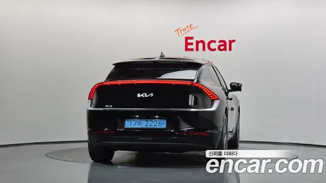 Kia EV6 — Фото автомобиля 4