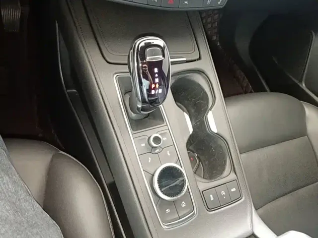 Cadillac XT4 — Фото автомобиля 13