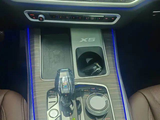 BMW X5 — Фото автомобиля 6