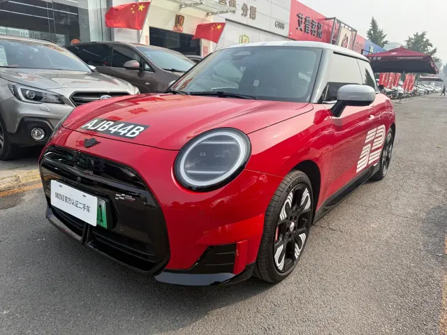 MINI John Cooper Works — Фото автомобиля 3