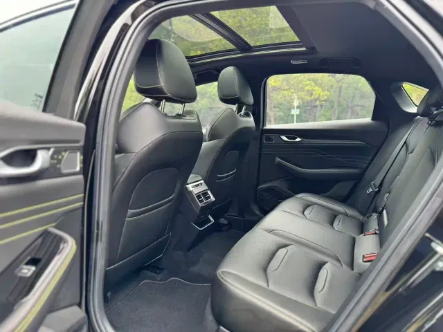 Geely Xingrui — Фото автомобиля 6