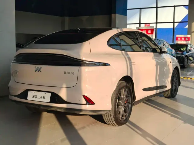IM Motors LS6 — Фото автомобиля 5