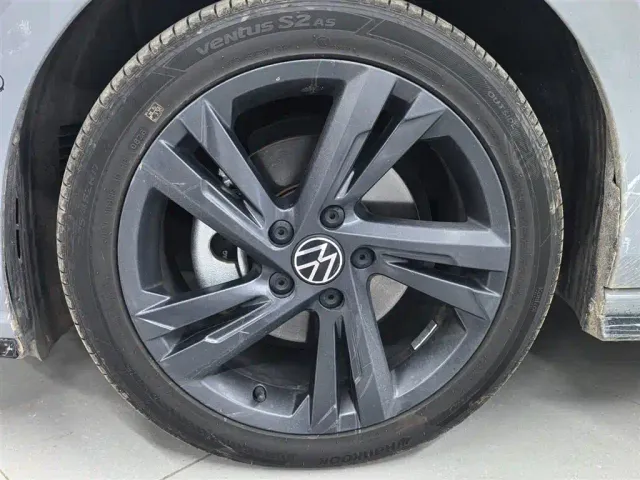 Volkswagen Golf — Фото автомобиля 7