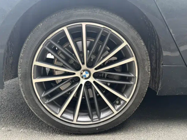BMW 5 Series — Фото автомобиля 8