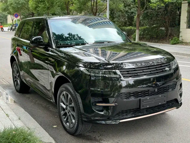 Land Rover Range Rover Sport — Фото автомобиля 7