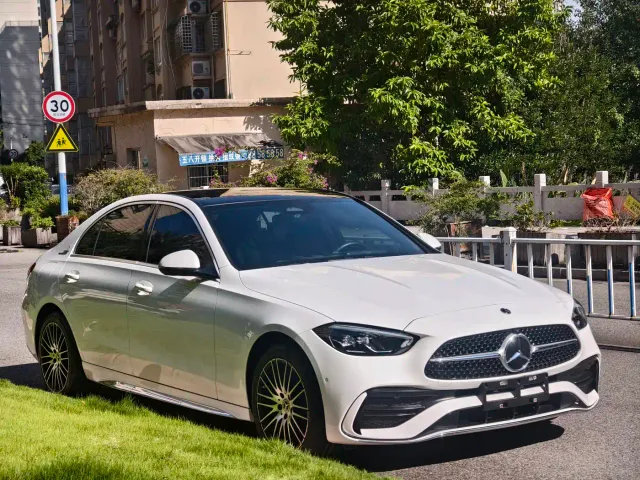 Mercedes-Benz C-Class — Фото автомобиля 3