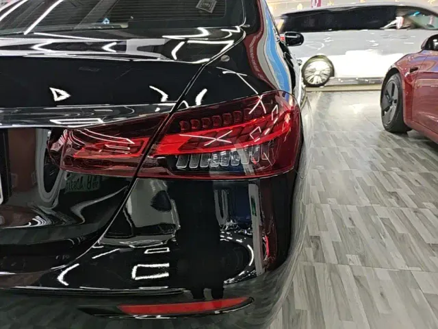 Mercedes-Benz E-Class — Фото автомобиля 7