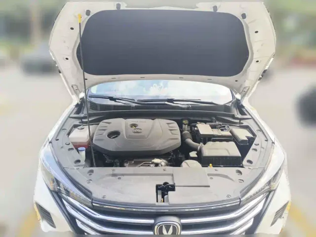 Changan Eado — Фото автомобиля 3