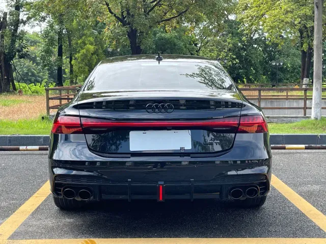 Audi A7L — Фото автомобиля 5
