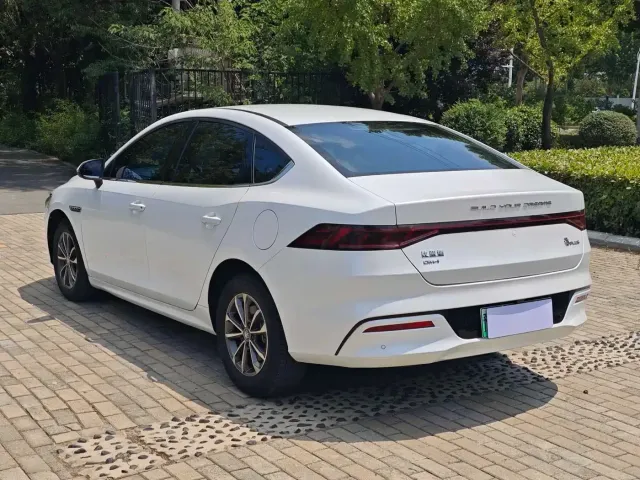 BYD Qin PLUS — Фото автомобиля 8