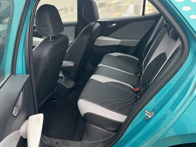 Volkswagen ID.3 — Фото автомобиля 10