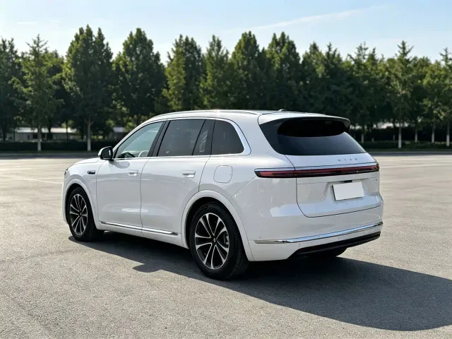 Aito M7 — Фото автомобиля 3
