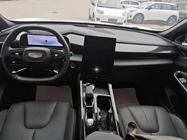 Geely Boyue — Фото автомобиля 9