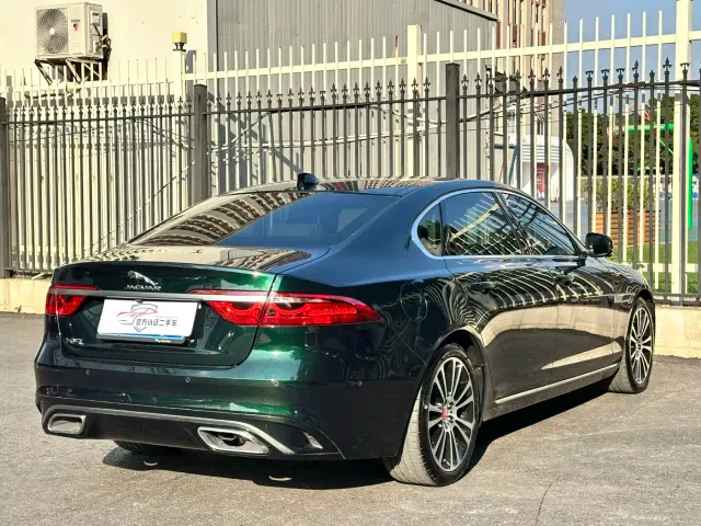 Jaguar XFL — Фото автомобиля 4