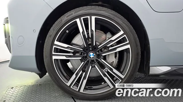 BMW 7 Series G70 — Фото автомобиля 5