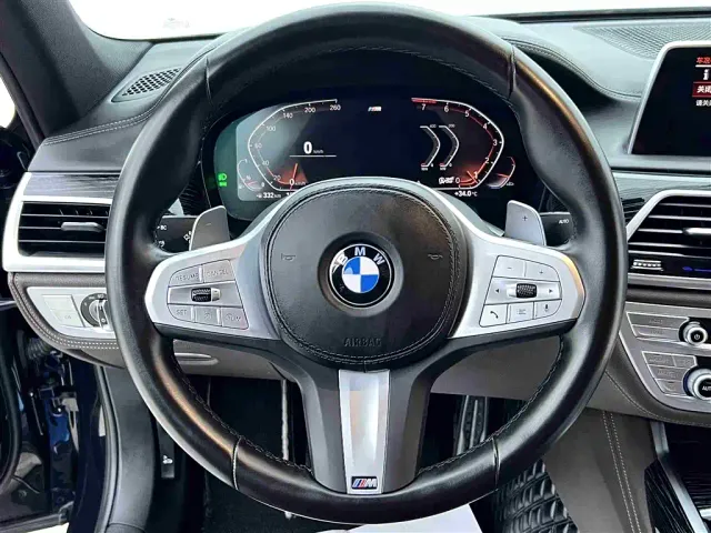 BMW 7 Series — Фото автомобиля 13