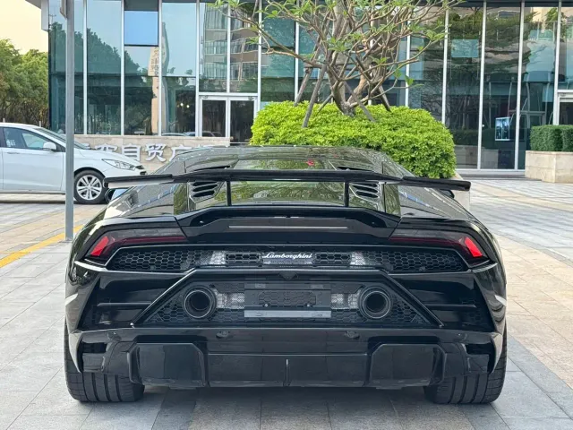 Lamborghini Huracan — Фото автомобиля 10
