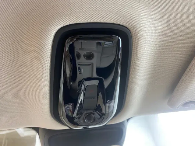 IM Motors LS6 — Фото автомобиля 12