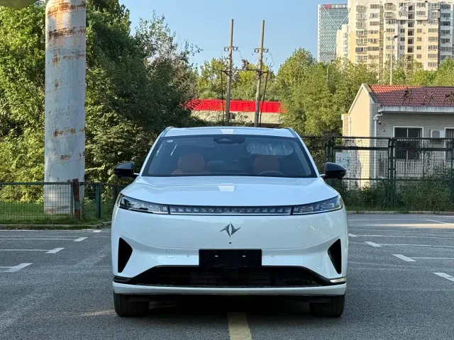 Dongfeng eπ 008 — Фото автомобиля 2