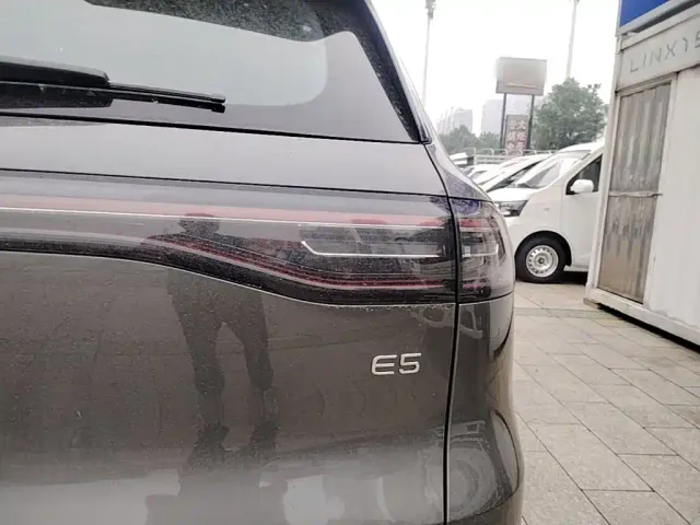 Geely Galaxy E5 — Фото автомобиля 7
