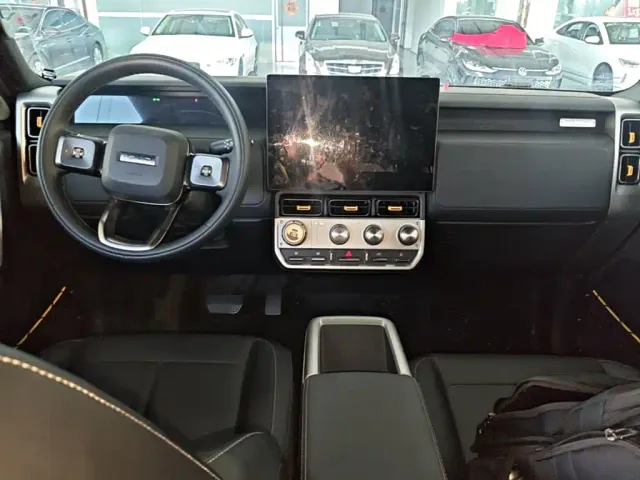iCAR V23 — Фото автомобиля 9