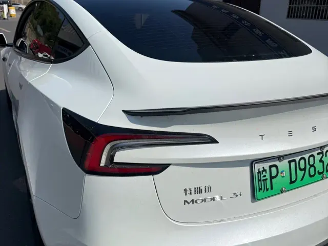 Tesla Model 3 — Фото автомобиля 19