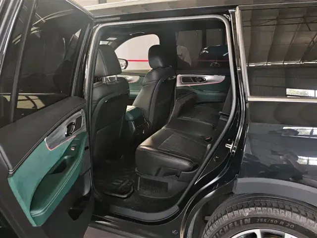 GAC Trumpchi GS8 — Фото автомобиля 11