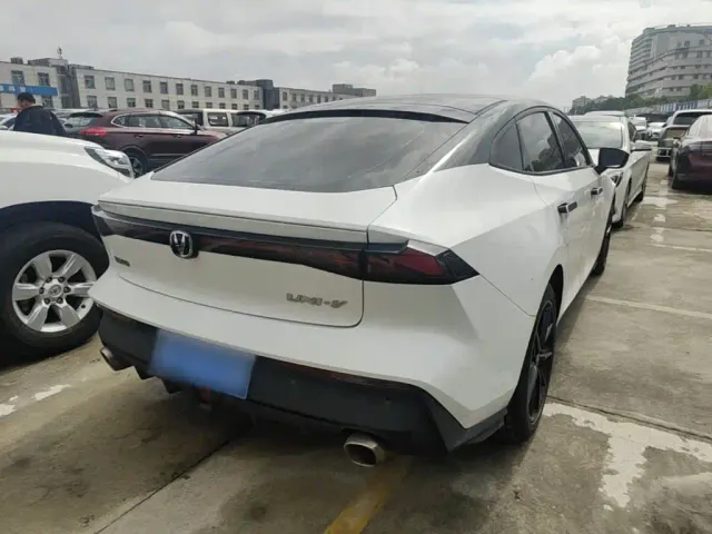 Changan UNI-V — Фото автомобиля 6
