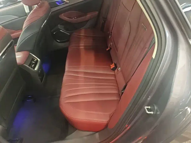 Hongqi H5 — Фото автомобиля 16