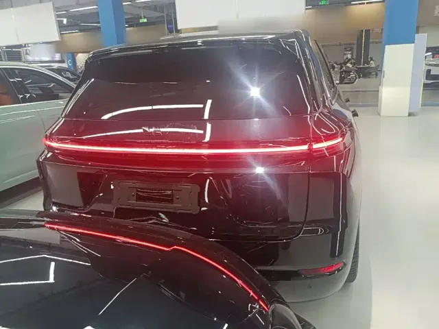 Li Auto L7 — Фото автомобиля 5