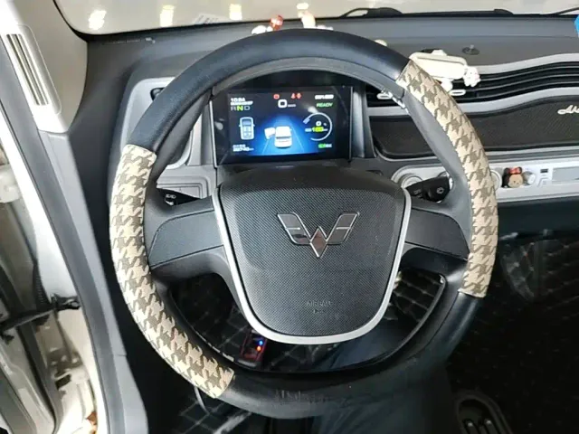 Wuling Hongguang Mini EV — Фото автомобиля 10