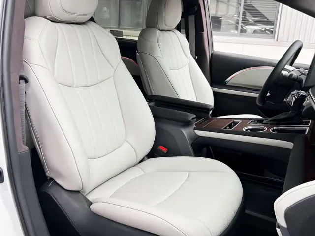 Toyota Granvia — Фото автомобиля 3
