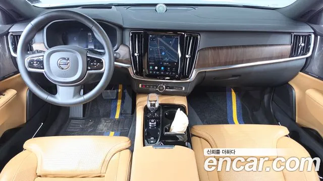 Volvo S90 — Фото автомобиля 10