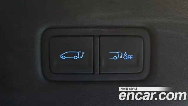 Hyundai Staria Staria 4WD Lounge 9 мест — Фото автомобиля 28