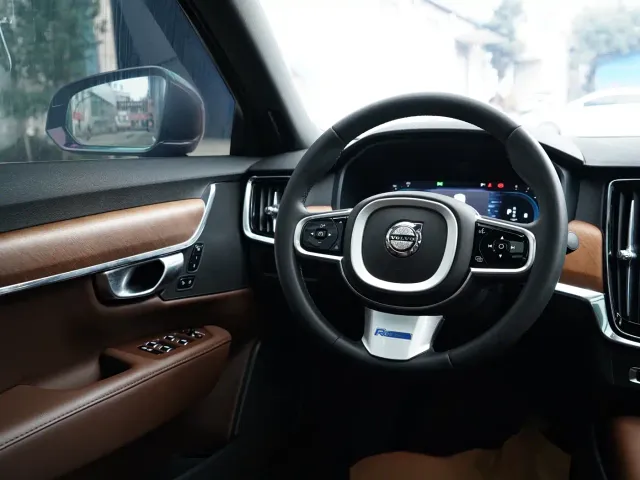 Volvo S90 — Фото автомобиля 20