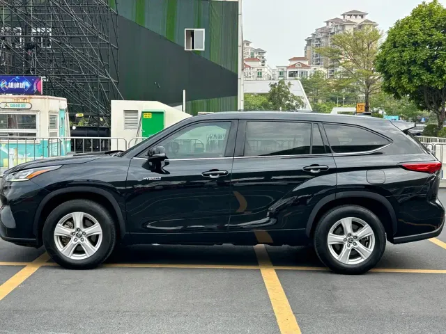 Toyota Highlander — Фото автомобиля 5