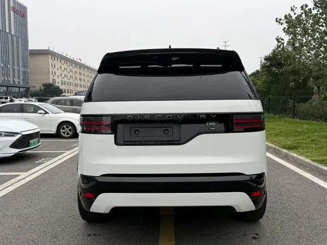 Land Rover Discovery 2023 Facelift 360PS R-Dynamic S — Фото автомобиля 5