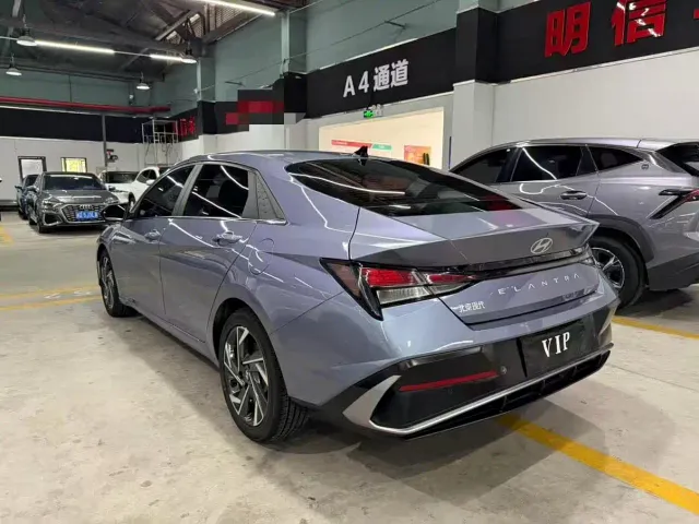Hyundai Elantra — Фото автомобиля 11