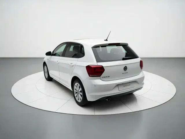 Volkswagen Polo — Фото автомобиля 4