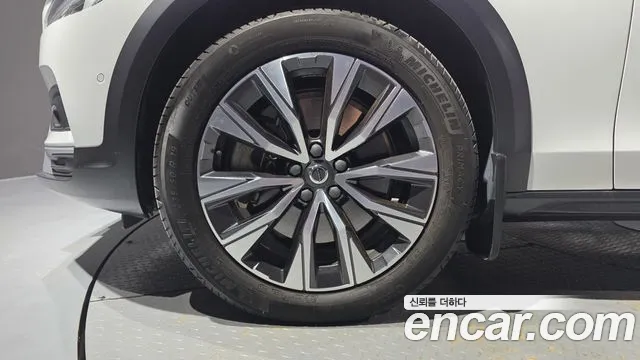 Вольво V90 — Фото автомобиля 5