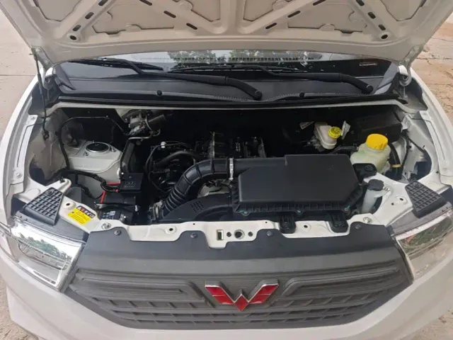 Wuling Hongguang V — Фото автомобиля 15